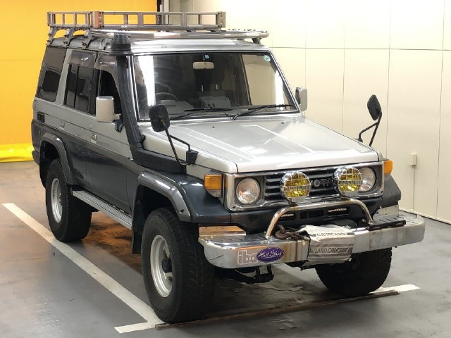 TOYOTA LAND CRUISER 70