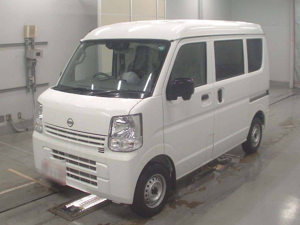 NISSAN CLIPPER VAN