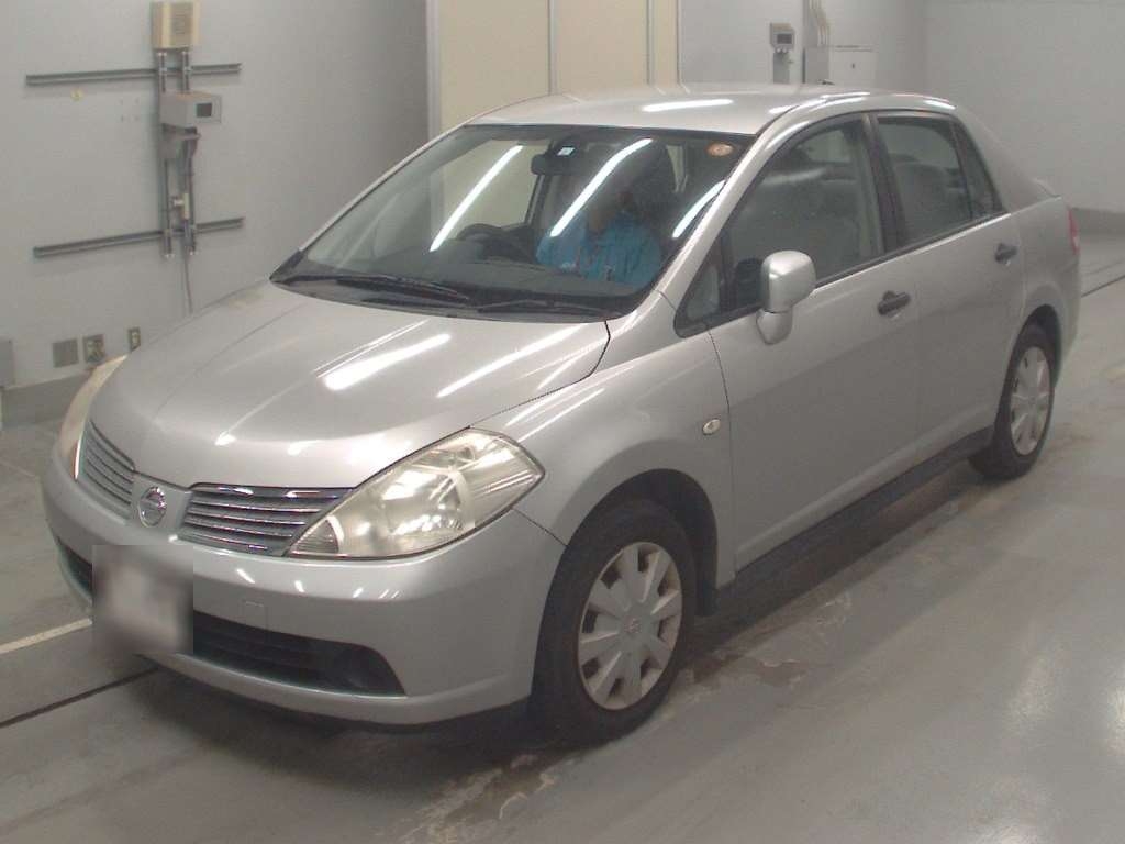 NISSAN TIIDA LATIO