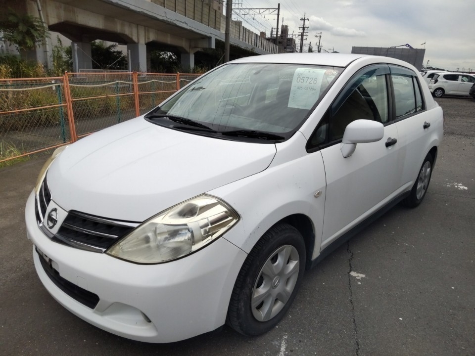 NISSAN TIIDA LATIO