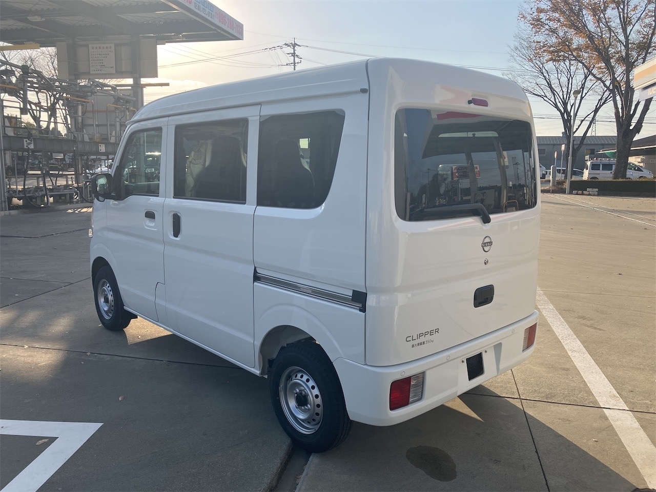 NISSAN CLIPPER VAN