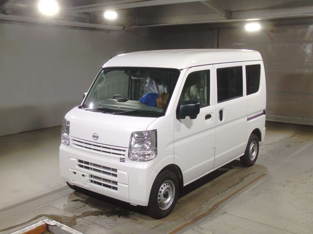 NISSAN CLIPPER VAN