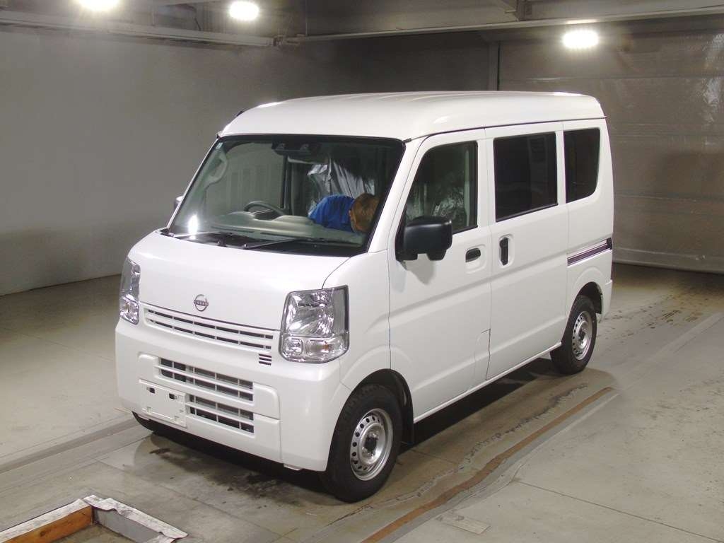 NISSAN CLIPPER VAN