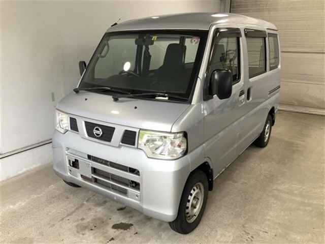 NISSAN CLIPPER VAN