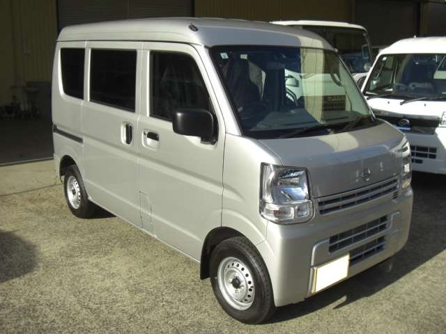NISSAN CLIPPER VAN