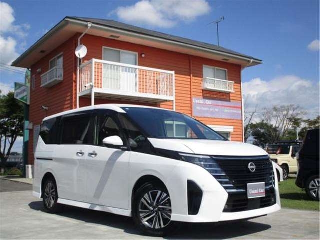 NISSAN SERENA