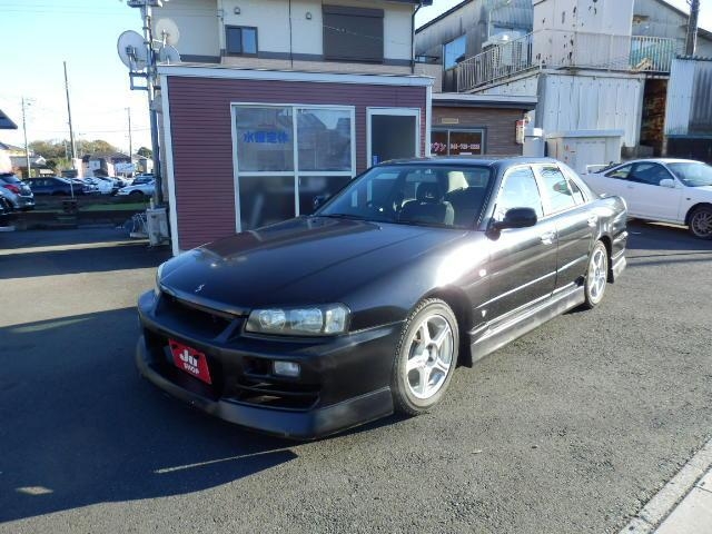 NISSAN SKYLINE