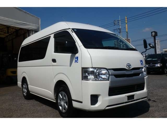 TOYOTA HIACE VAN