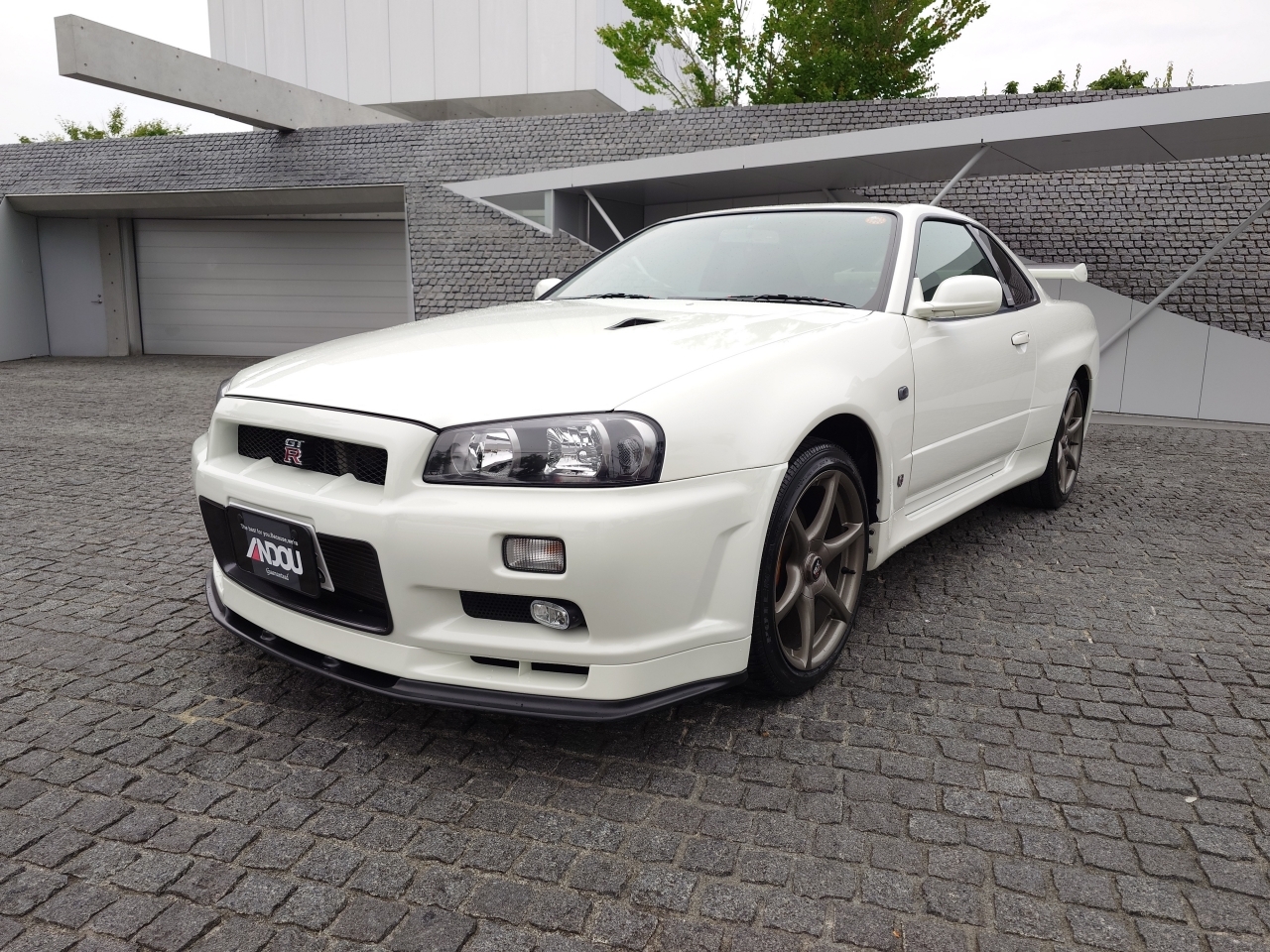 NISSAN SKYLINE