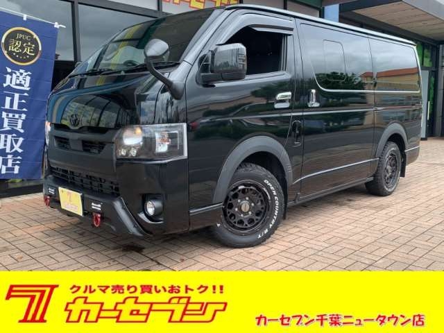 TOYOTA HIACE VAN