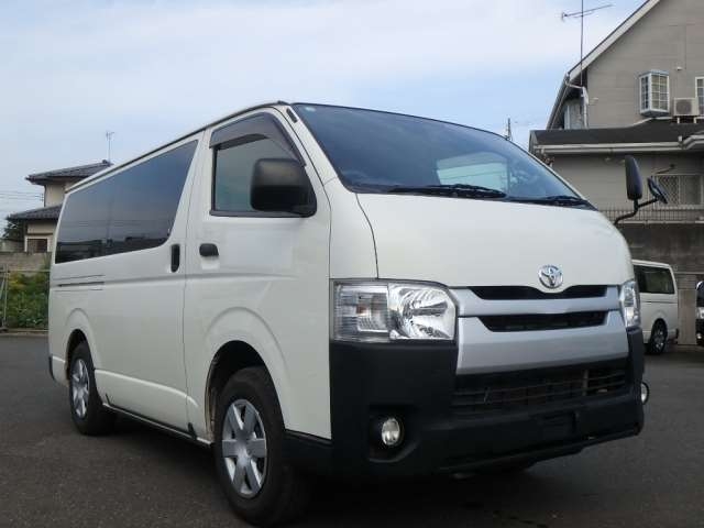 TOYOTA HIACE VAN