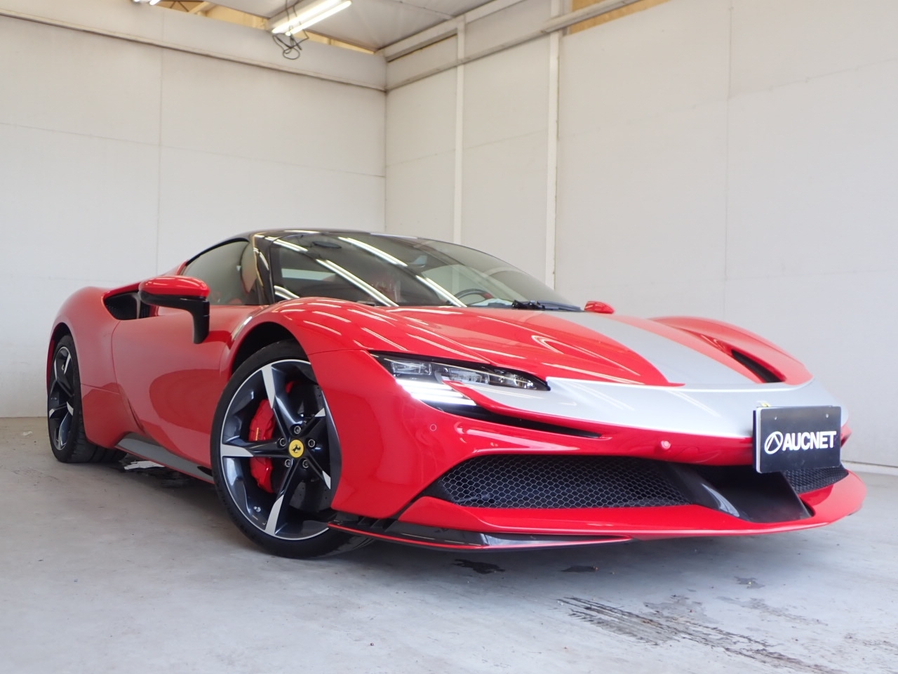 FERRARI SF90 STRADALE