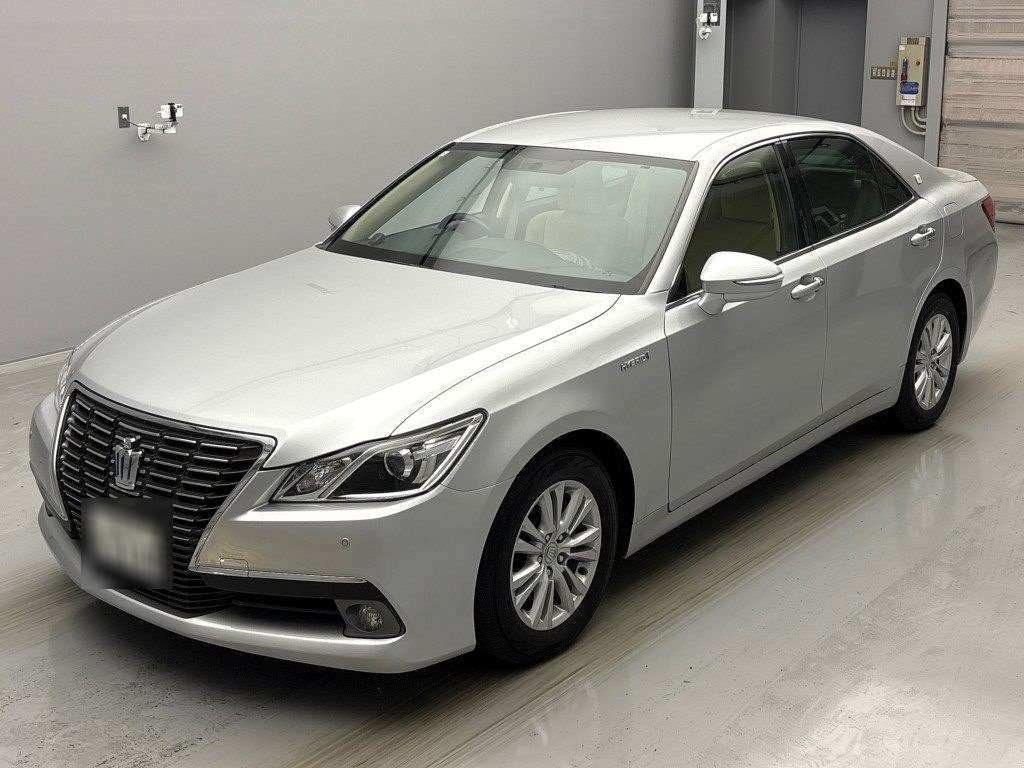 TOYOTA CROWN HYBRID