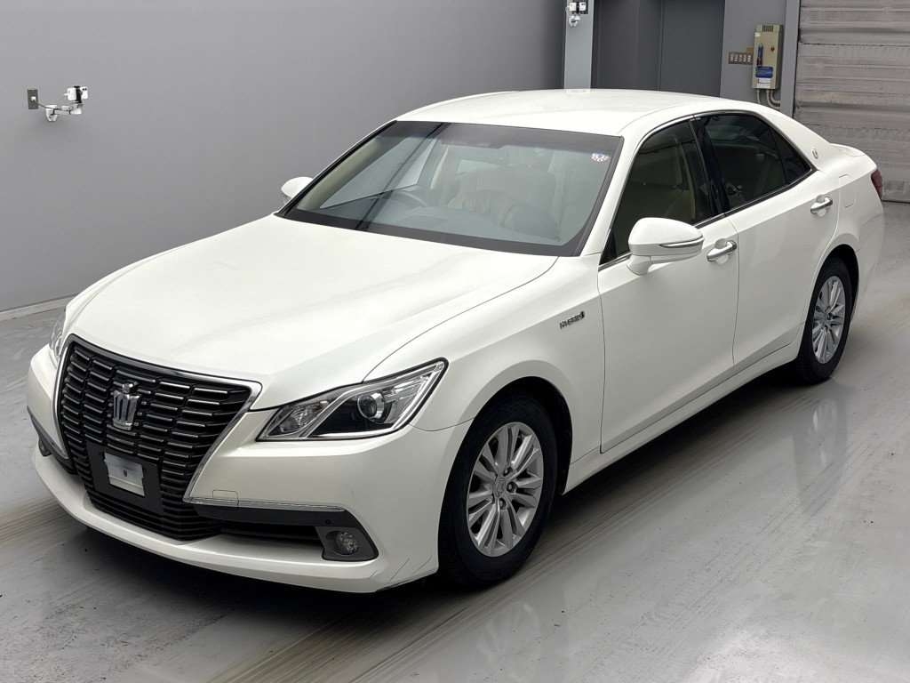 TOYOTA CROWN HYBRID