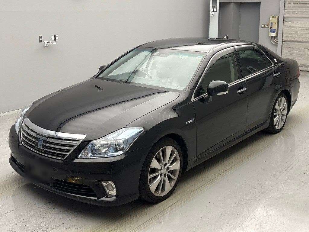 TOYOTA CROWN HYBRID