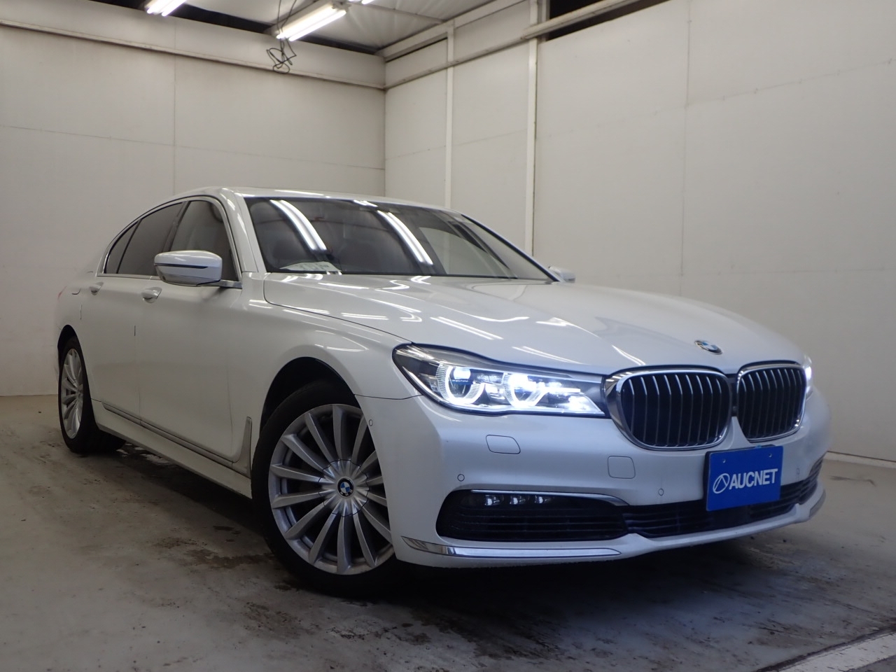 BMW 7 SERIES
