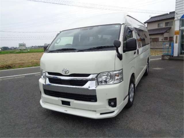 TOYOTA HIACE VAN