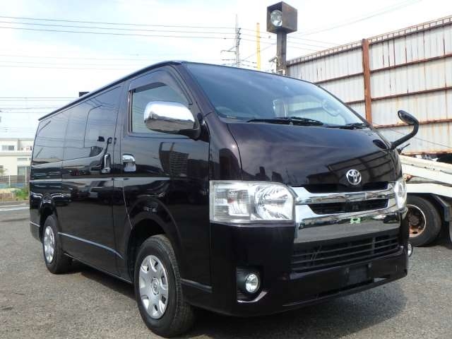 TOYOTA HIACE VAN