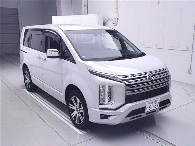 MITSUBISHI DELICA D:5
