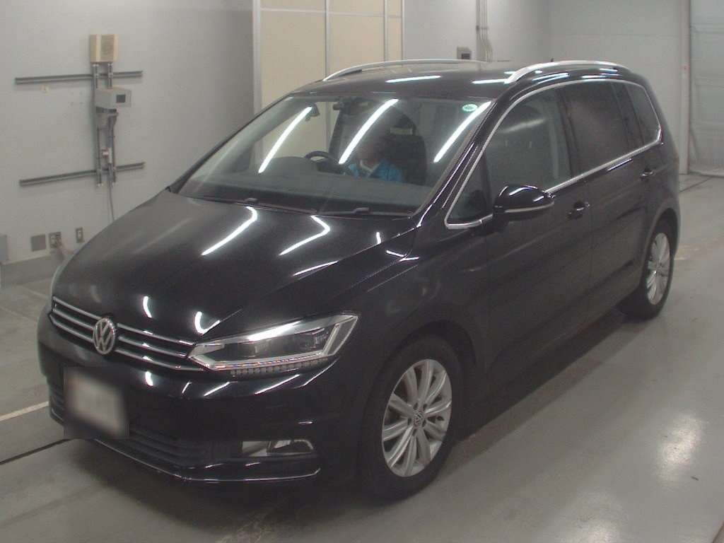 VOLKSWAGEN GOLF TOURAN