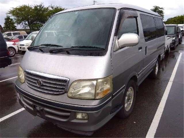 TOYOTA HIACE