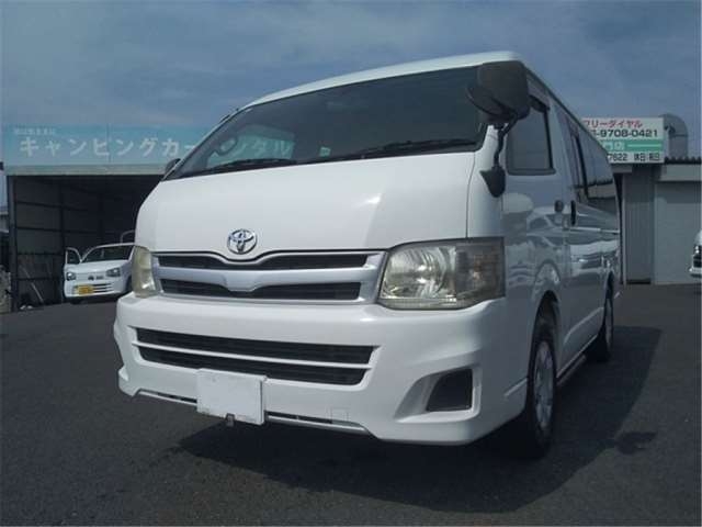 TOYOTA HIACE
