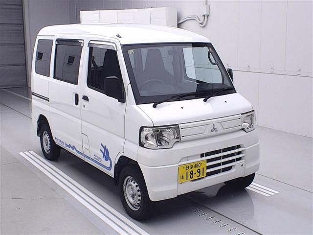 MITSUBISHI MINICAB
