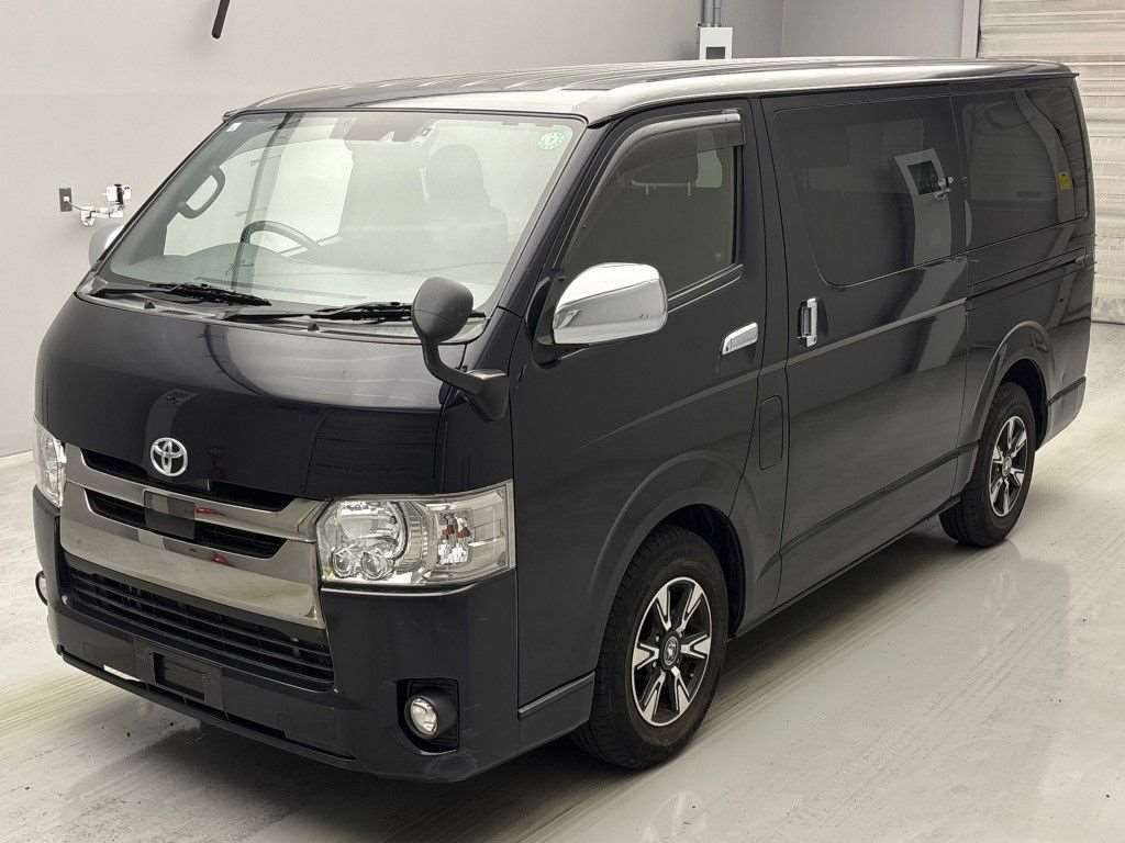 TOYOTA REGIUS VAN