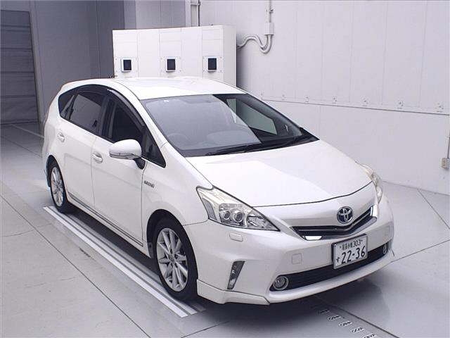 TOYOTA PRIUS ALPHA