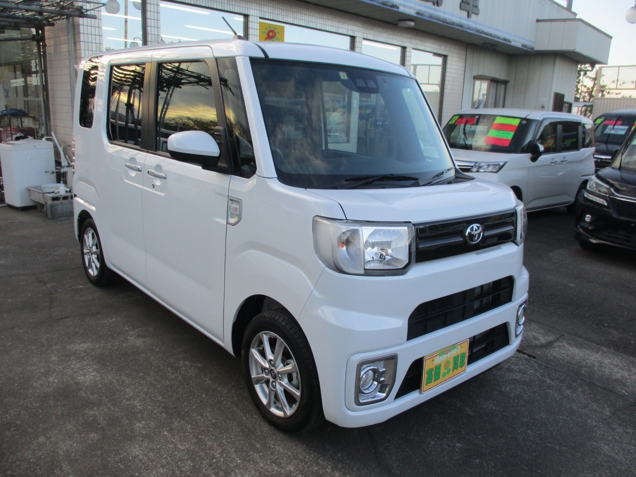 TOYOTA PIXIS MEGA