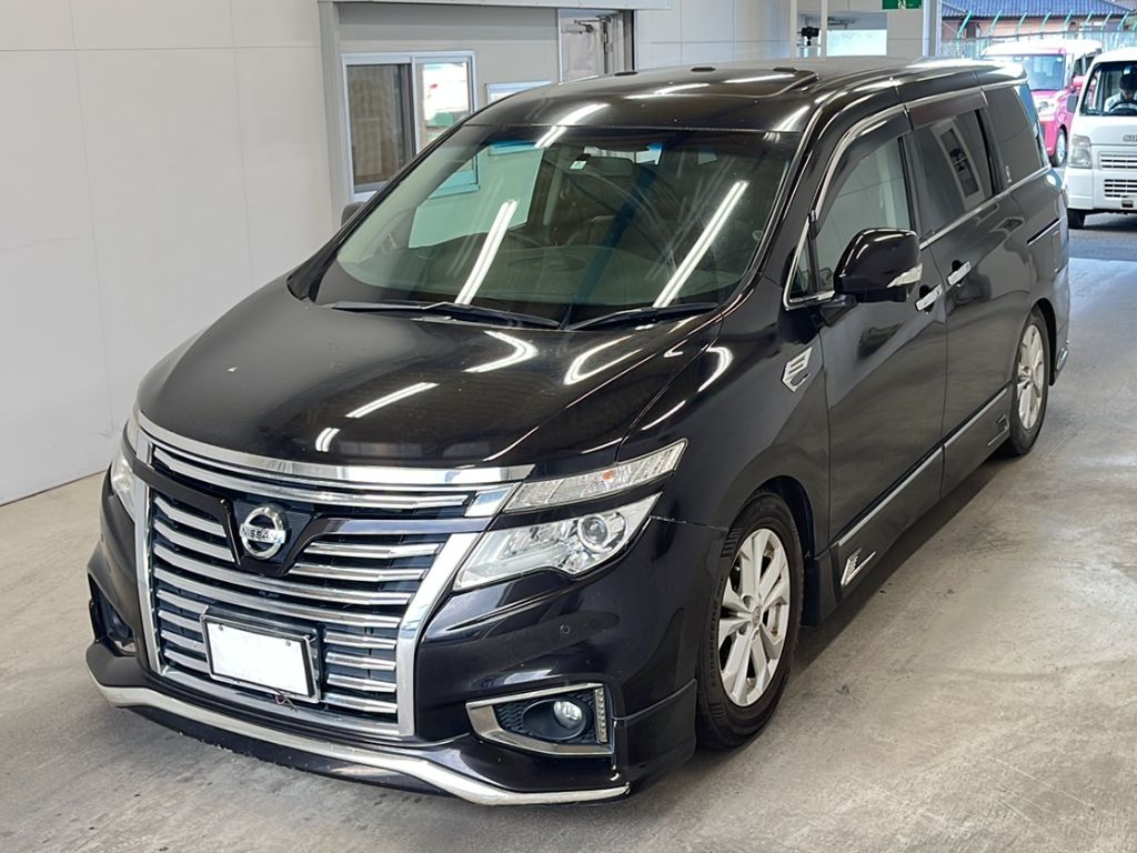 NISSAN ELGRAND