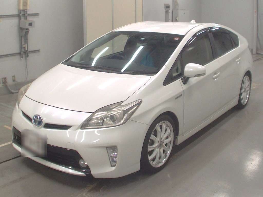 TOYOTA PRIUS