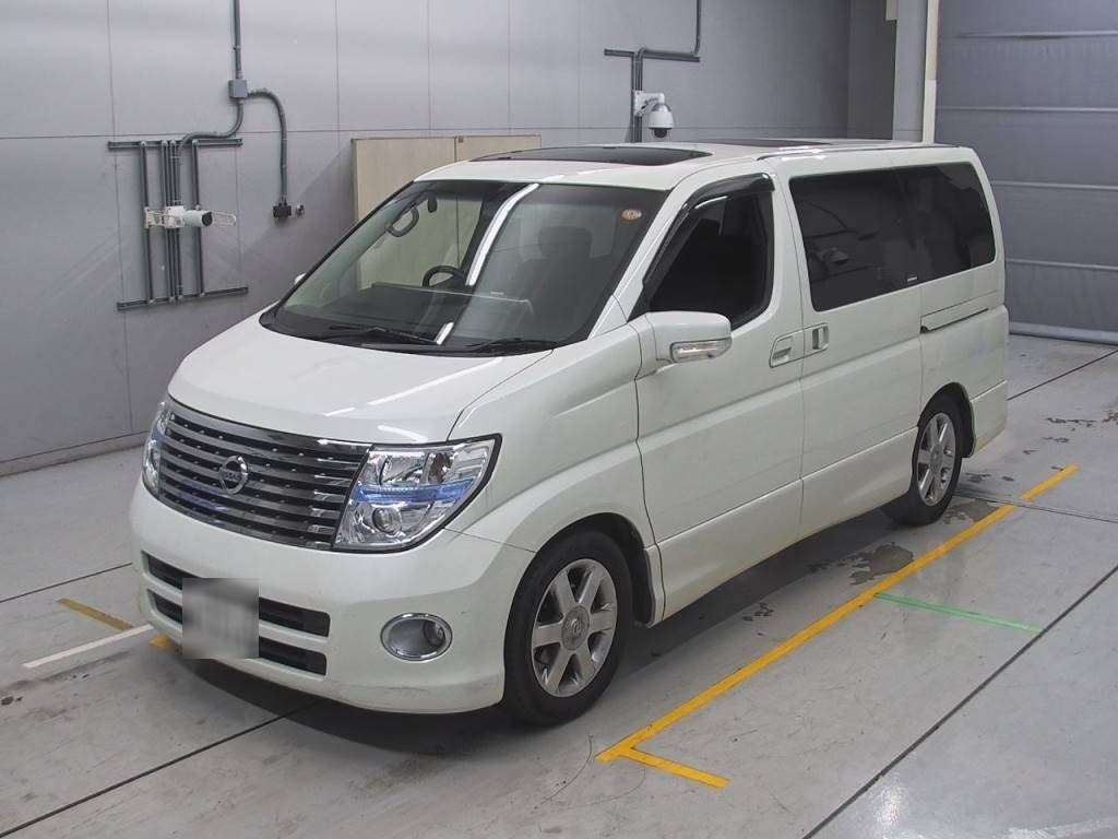 NISSAN ELGRAND