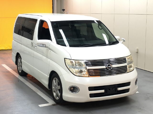 NISSAN ELGRAND
