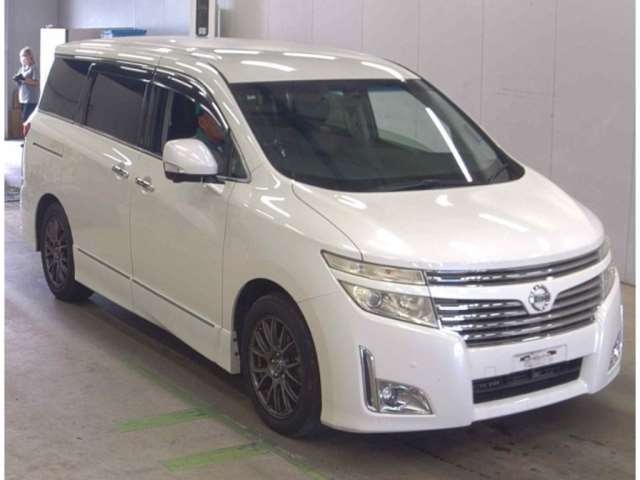 NISSAN ELGRAND