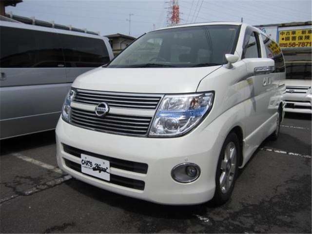 NISSAN ELGRAND