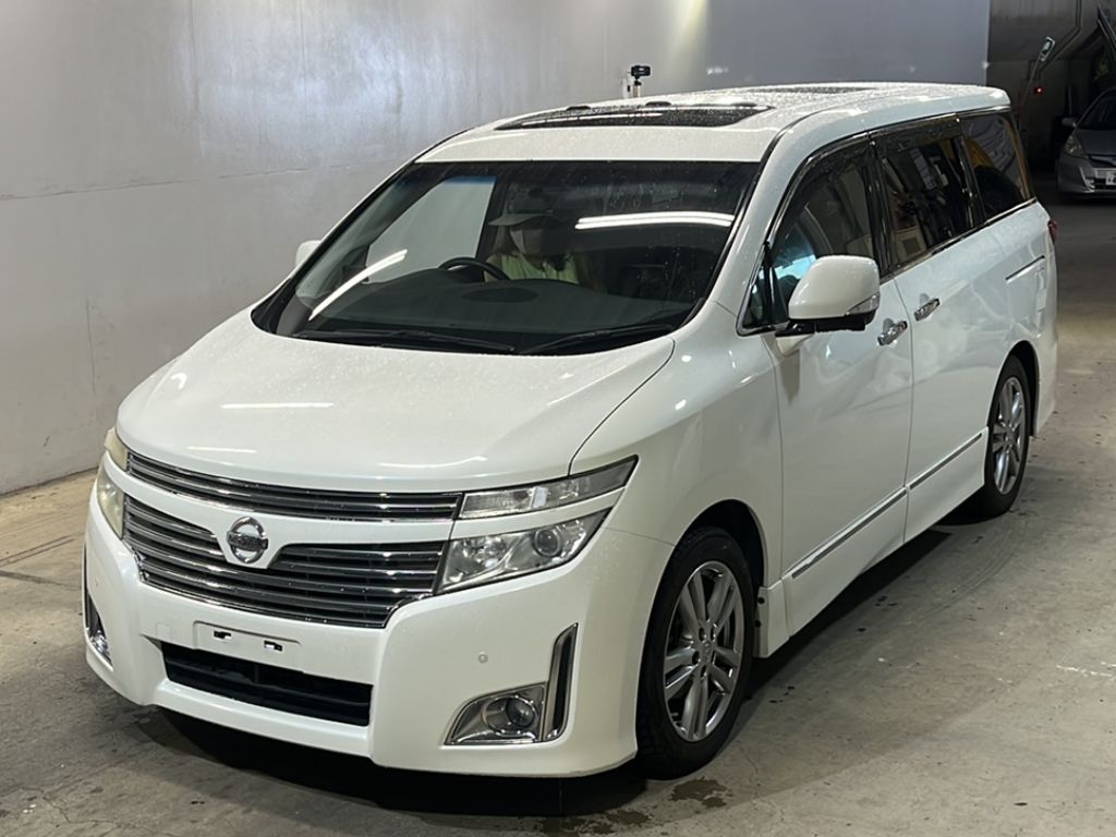 NISSAN ELGRAND