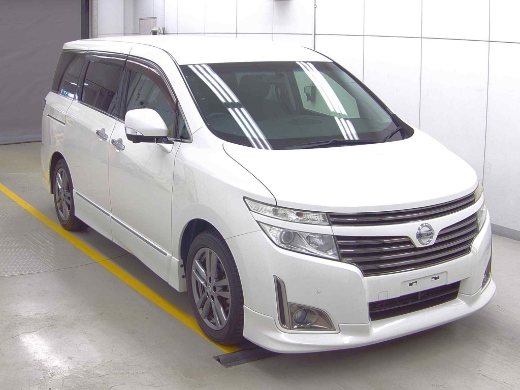 NISSAN ELGRAND
