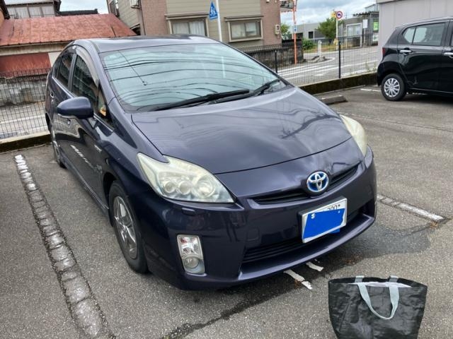 TOYOTA PRIUS