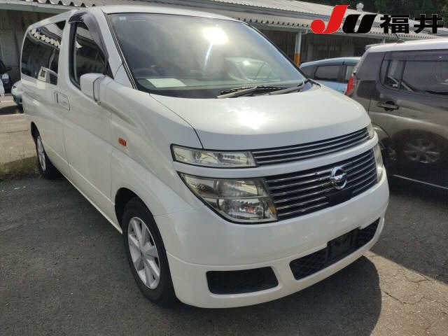 NISSAN ELGRAND