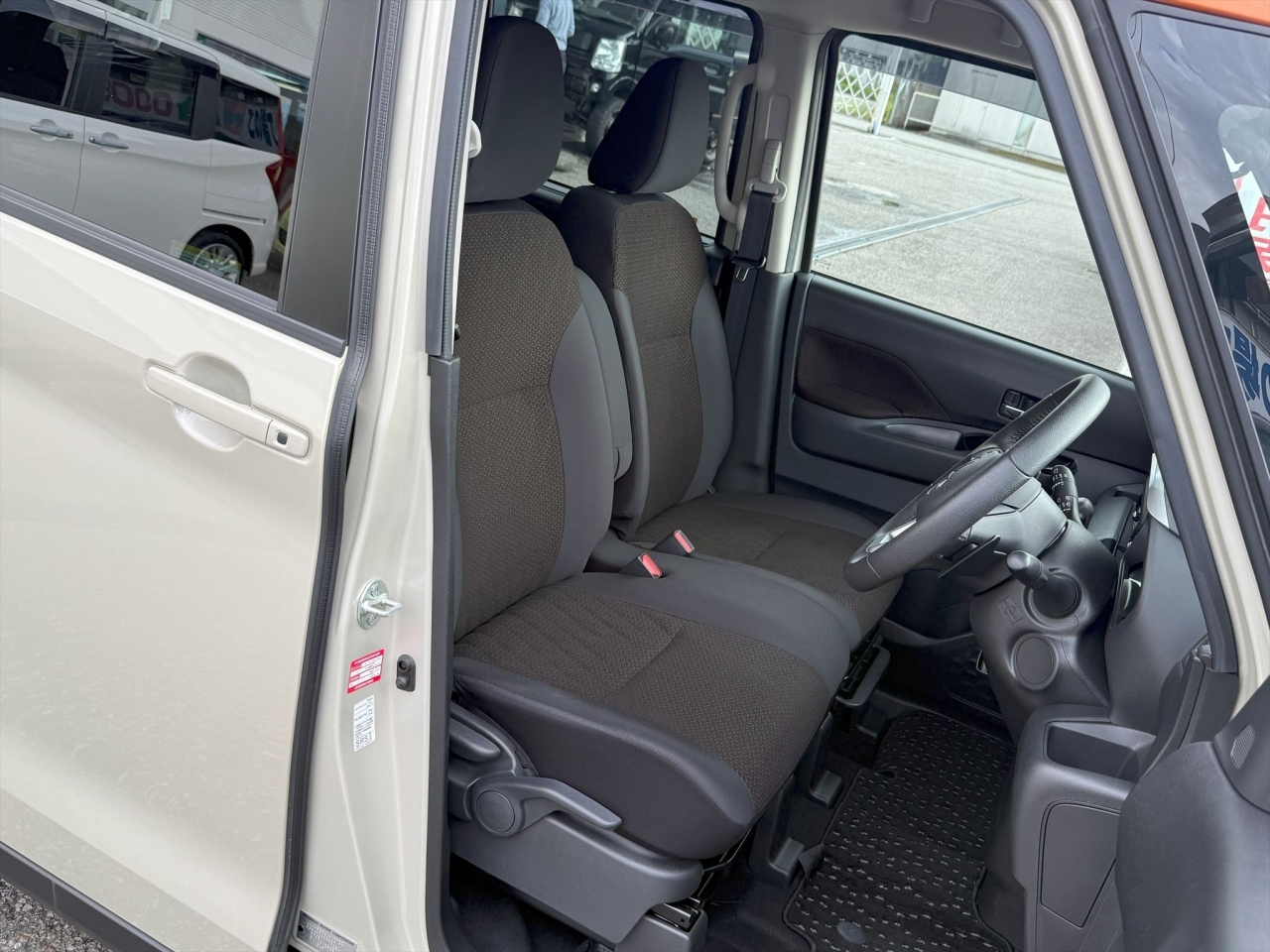 MITSUBISHI EK X SPACE