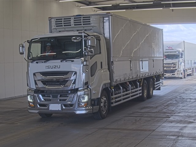 ISUZU GIGA