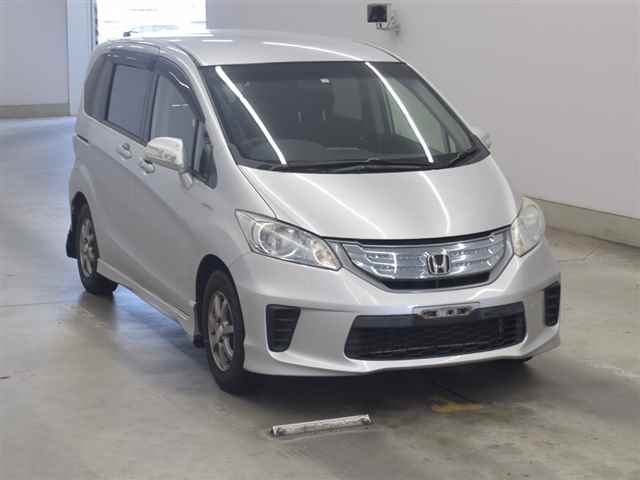 HONDA FREED HYBRID