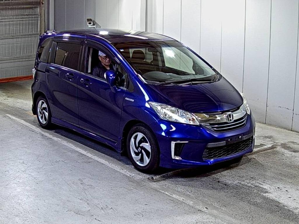 HONDA FREED HYBRID