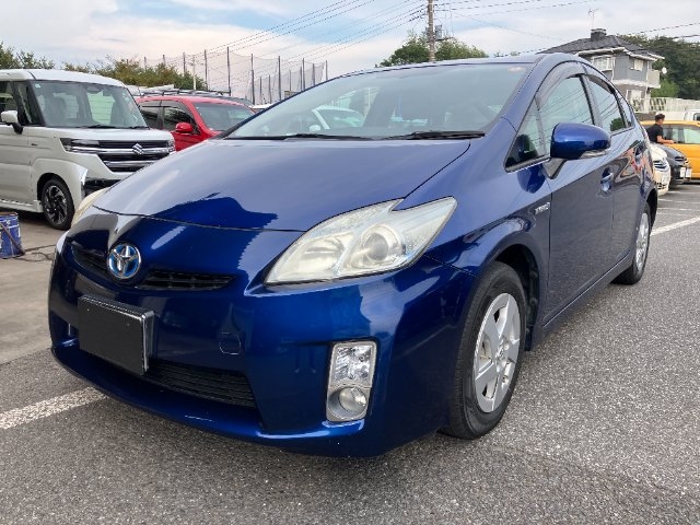 TOYOTA PRIUS