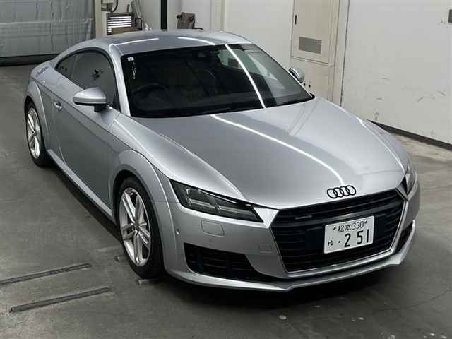 AUDI TT