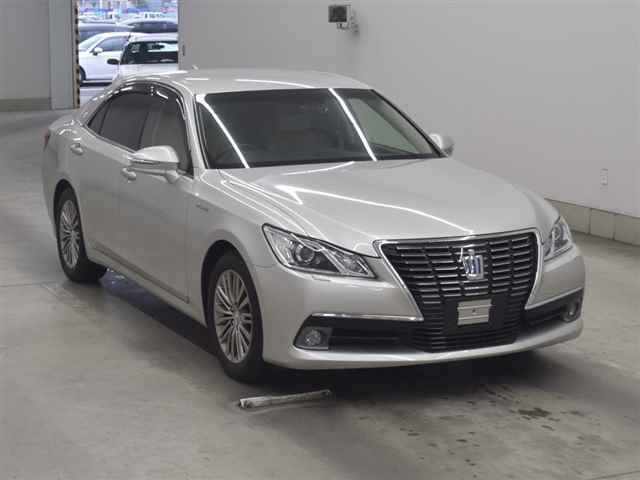 TOYOTA CROWN HYBRID