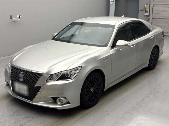TOYOTA CROWN HYBRID