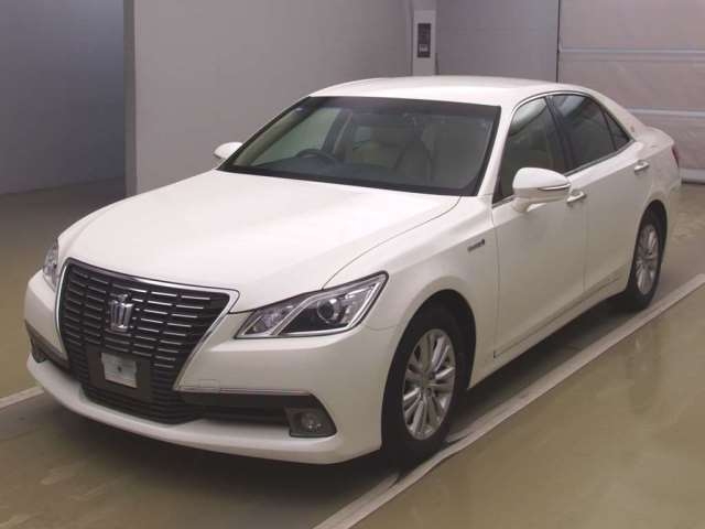 TOYOTA CROWN HYBRID