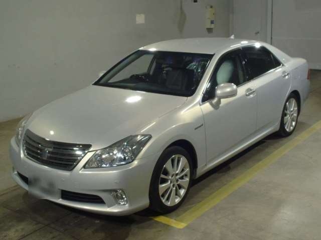 TOYOTA CROWN HYBRID